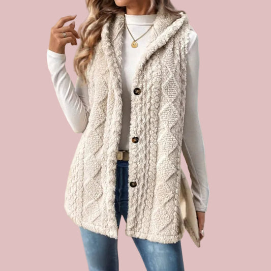 Gilet polaire à capuche.